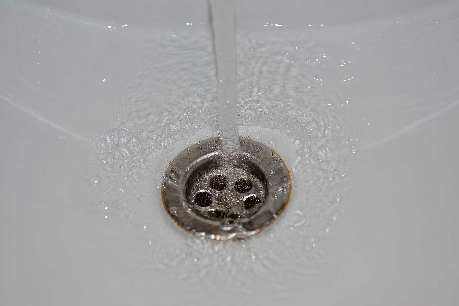 A2B Drains provides services to unblock blocked sinks and drains for properties in Basildon.